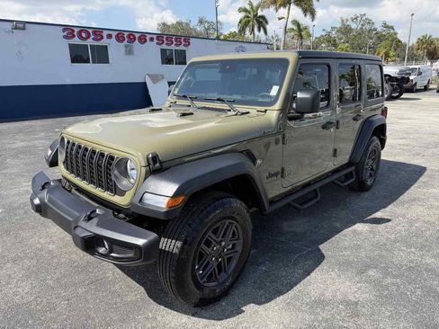 Used 2025 Jeep Wrangler Unlimited Sport image 4