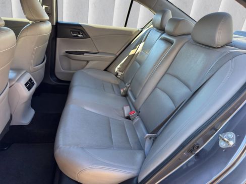 Used 2017 Honda Accord EX-L image 10