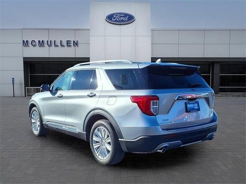 Certified 2020 Ford Explorer Limited image 3