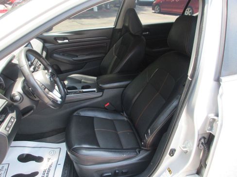 Used 2020 Nissan Altima 2.5 SR w/ Premium Package FWD image 9