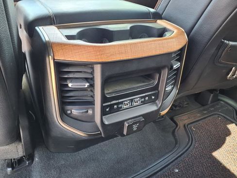 Used 2024 RAM 1500 Limited AWD/4WD image 11