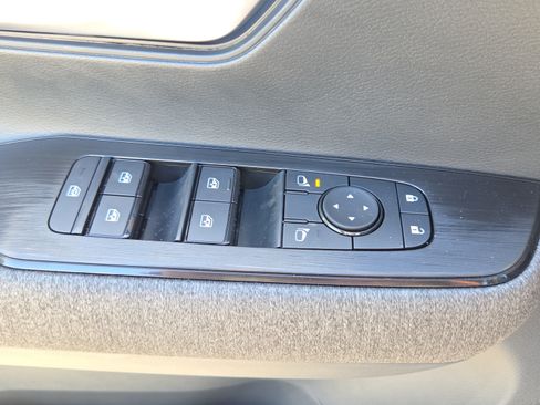 New 2026 Nissan Kicks SV w/ SV Premium Package FWD image 30