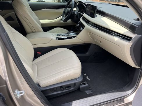 Used 2023 INFINITI QX60 Sensory w/ Vision Package AWD/4WD image 11