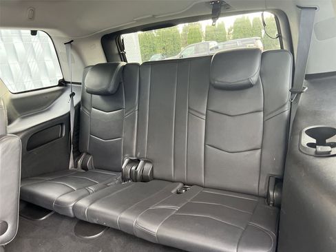 Used 2018 Cadillac Escalade Luxury image 27