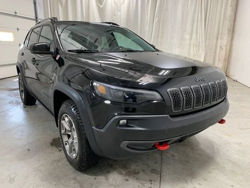 Used 2022 Jeep Cherokee Trailhawk w/ Technology Group B AWD/4WD image 2