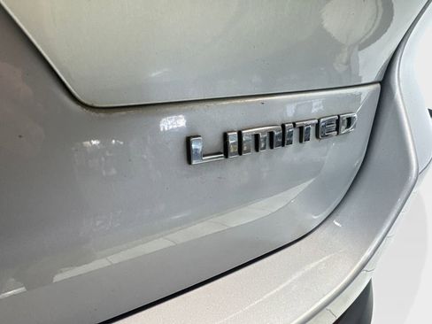 Used 2022 Jeep Grand Cherokee L Limited AWD/4WD image 24