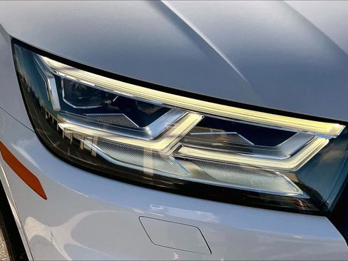 Used 2020 Audi SQ5 Prestige w/ Prestige Package image 30