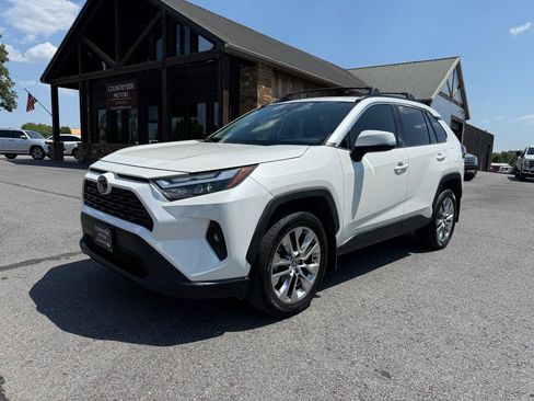 Used 2022 Toyota RAV4 XLE Premium FWD image 2