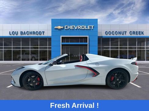Used 2022 Chevrolet Corvette Stingray Premium Conv w/ Z51 Performance Package RWD image 5