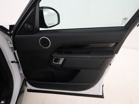 Used 2024 Land Rover Discovery S image 22