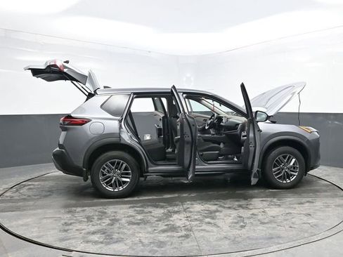 Used 2023 Nissan Rogue S image 45