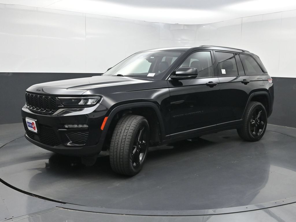 Used 2023 Jeep Grand Cherokee Limited w/ Black Appearance Package AWD/4WD image 25