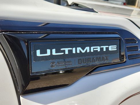 Used 2025 GMC Sierra 3500 Denali Ultimate AWD/4WD image 7
