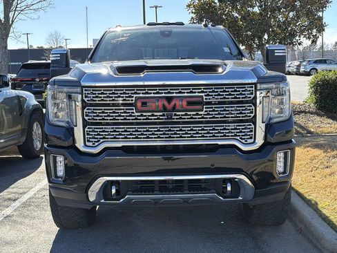 Used 2022 GMC Sierra 3500 Denali w/ Denali Black Diamond Edition image 2