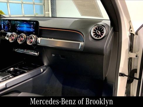 Certified 2021 Mercedes-Benz GLB 250 4MATIC image 21
