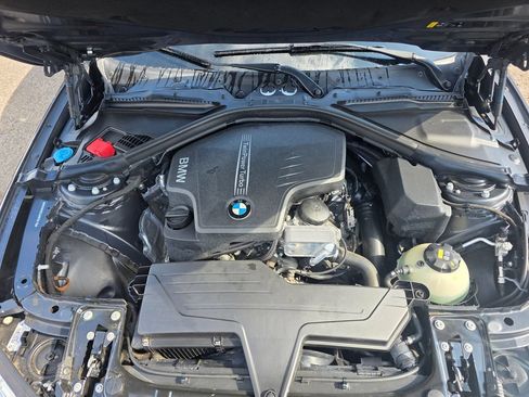 Used 2017 BMW 320i Sedan RWD image 25