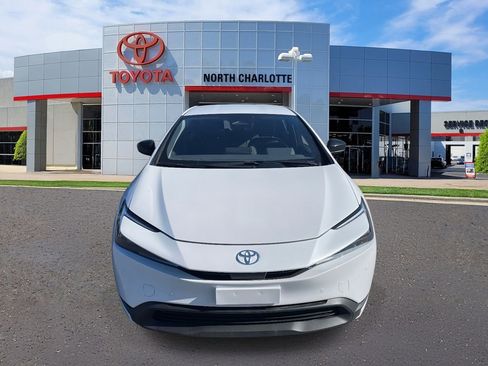 Used 2025 Toyota Prius LE image 5