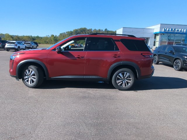 Used 2026 Nissan Pathfinder SL FWD image 32
