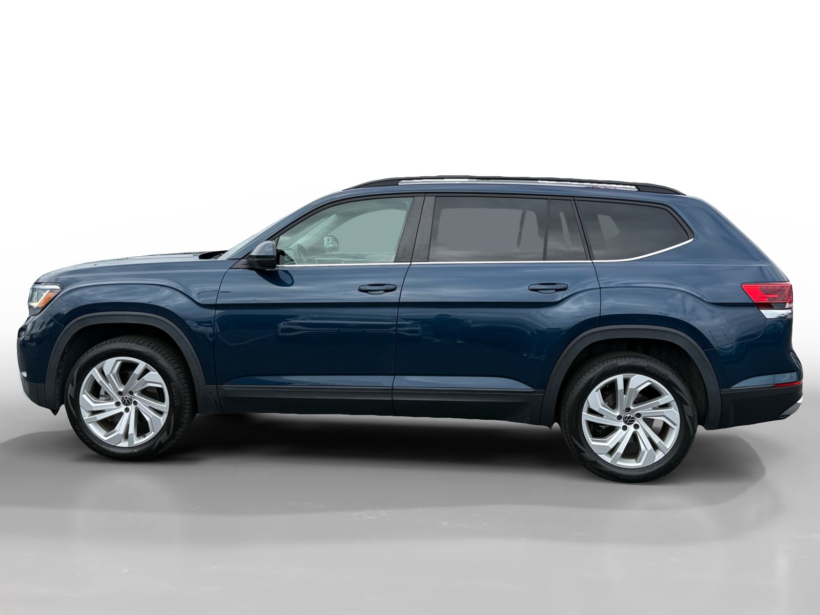 Certified 2023 Volkswagen Atlas SE FWD image 2