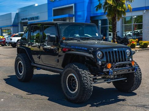 Used 2014 Jeep Wrangler Unlimited Rubicon w/ Max Tow Package AWD/4WD image 9