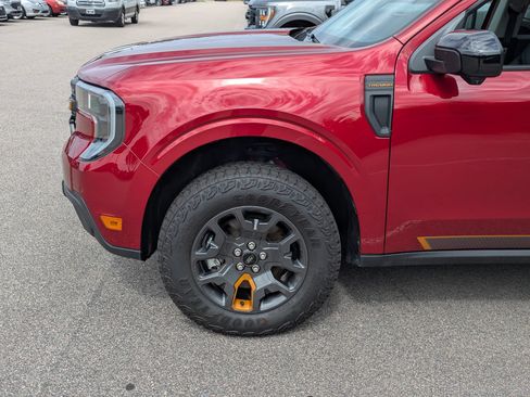 Certified 2025 Ford Maverick Tremor AWD/4WD image 11