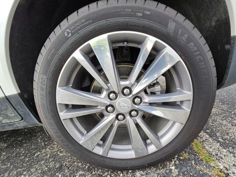 Used 2025 Cadillac XT5 Premium Luxury FWD image 14