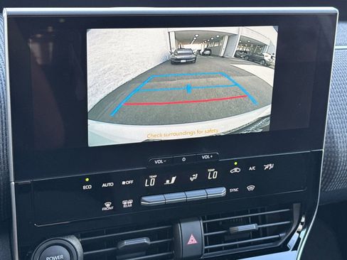 Used 2025 Toyota bZ4X FWD image 22