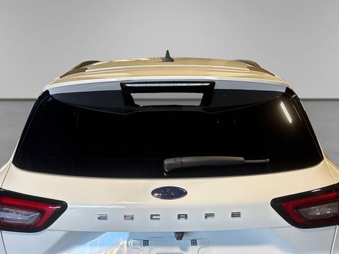 Certified 2023 Ford Escape ST-Line Elite AWD/4WD image 16