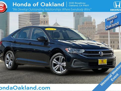 Used 2024 Volkswagen Jetta SE FWD image 1