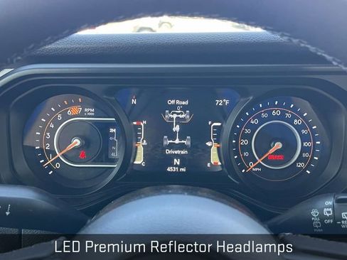 Used 2025 Jeep Wrangler Willys image 30