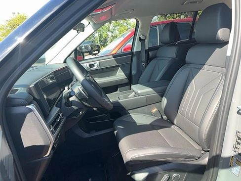 Used 2025 Hyundai Santa Fe SEL image 13