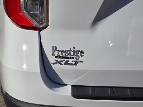 Used 2020 Ford Explorer XLT image 38