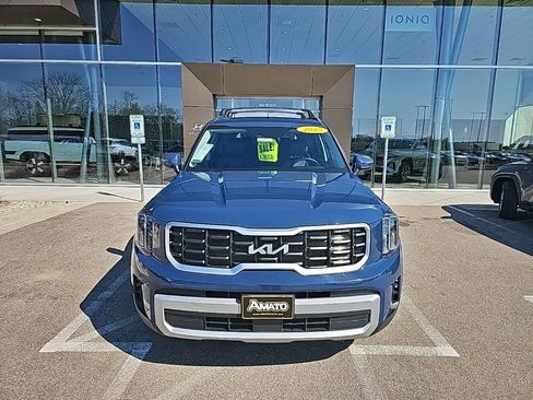 Used 2025 Kia Telluride S image 8