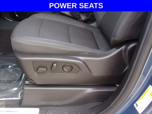 Used 2024 Chevrolet Silverado 1500 LT w/ Z71 Off-Road Package AWD/4WD image 7