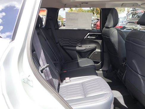 New 2026 Mitsubishi Outlander SEL image 37