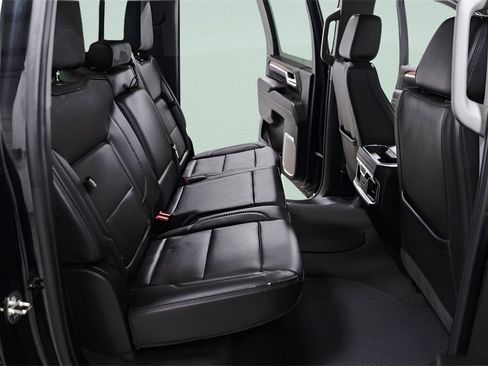 Used 2024 GMC Sierra 3500 Denali image 34