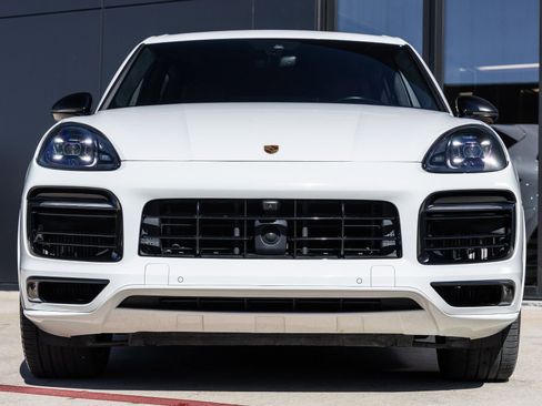 Used 2022 Porsche Cayenne GTS image 8