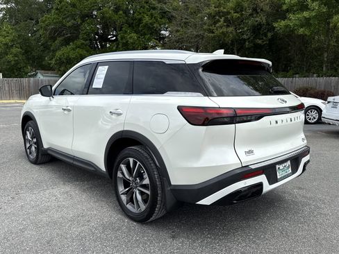 Used 2023 INFINITI QX60 Luxe w/ Cargo Package FWD image 3