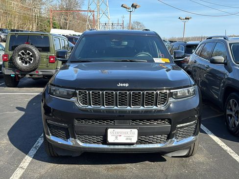 Used 2024 Jeep Grand Cherokee L Limited image 2