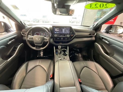 Used 2023 Toyota Highlander XSE AWD/4WD image 7