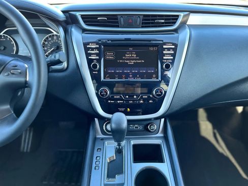 Used 2019 Nissan Murano S image 16