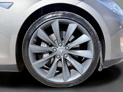 Used 2015 Tesla Model S 70D image 14