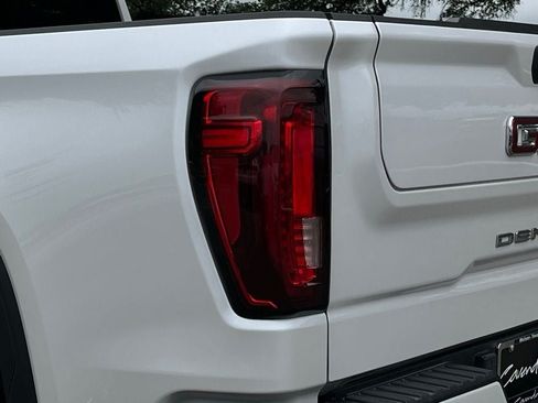 Used 2024 GMC Sierra 1500 Denali w/ Technology Package AWD/4WD image 30