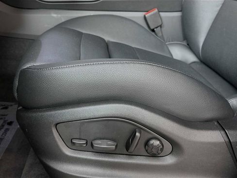 Certified 2025 Porsche Cayenne image 13