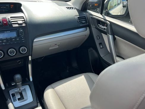 Used 2014 Subaru Forester 2.5i Limited AWD/4WD image 18
