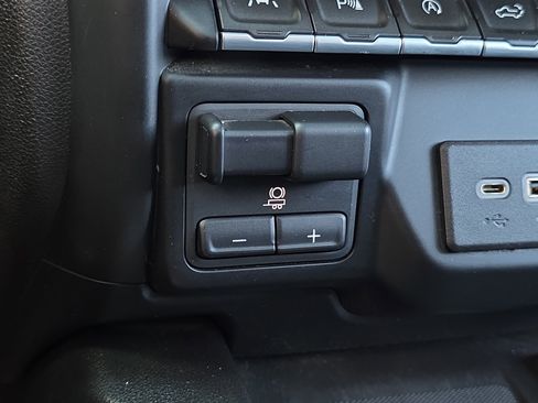 Used 2019 GMC Sierra 1500 SLT w/ SLT Premium Plus Package image 27