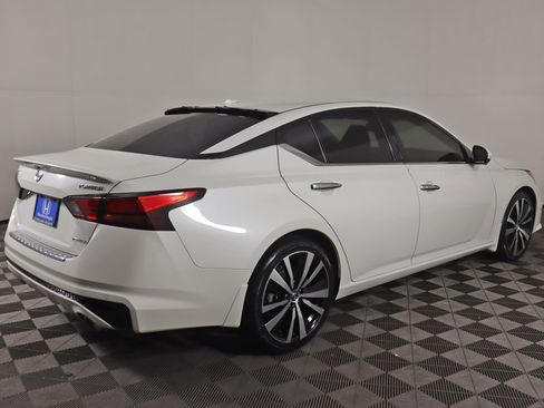 Used 2020 Nissan Altima 2.0 Platinum image 10