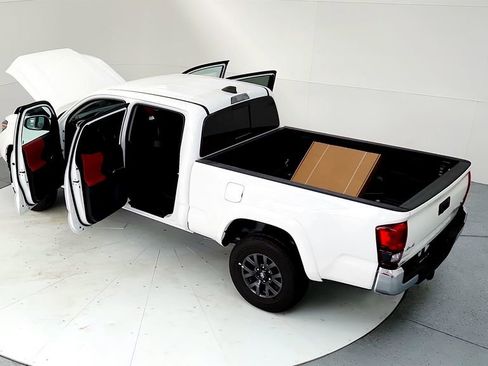 Certified 2023 Toyota Tacoma SR5 AWD/4WD image 25