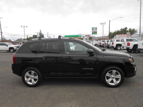 Used 2015 Jeep Compass High Altitude AWD/4WD image 2