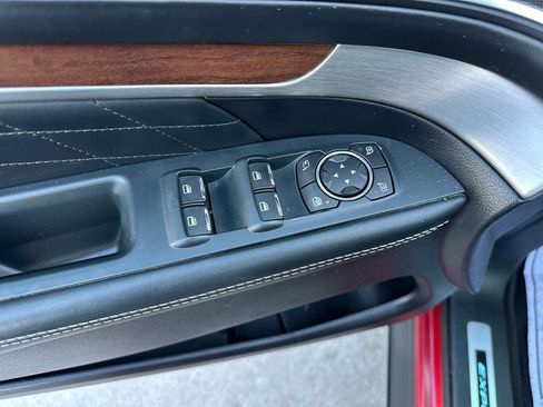 Used 2018 Ford Explorer Platinum AWD/4WD image 39